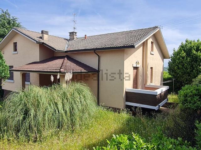 Case e ville in vendita di 310 m² in Località La Ca&apos , 9
