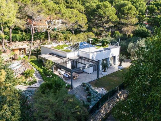 Case e ville in vendita di 310 m² in Strada di Marina Costa