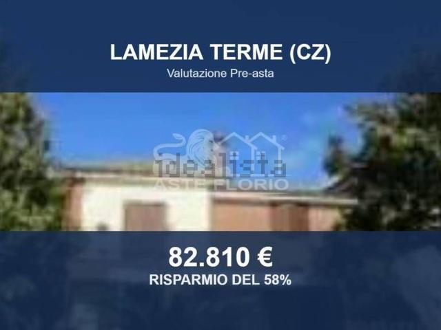Case e ville in vendita di 311 m² in Via degli Uliveti, 39