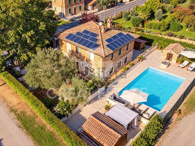 Case e ville in vendita di 311 m² in Via Vitellino
