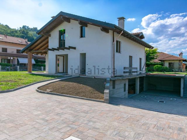 Case e ville in vendita di 311 m² in Viale Sant&apos Euseo