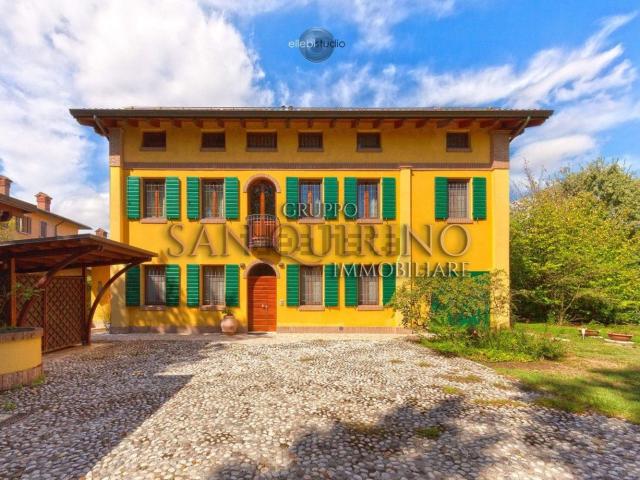 Case e ville in vendita di 311 m² in Strada Provinciale Nord, 104