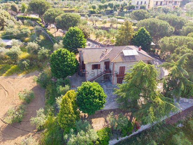 Case e ville in vendita di 313 m²