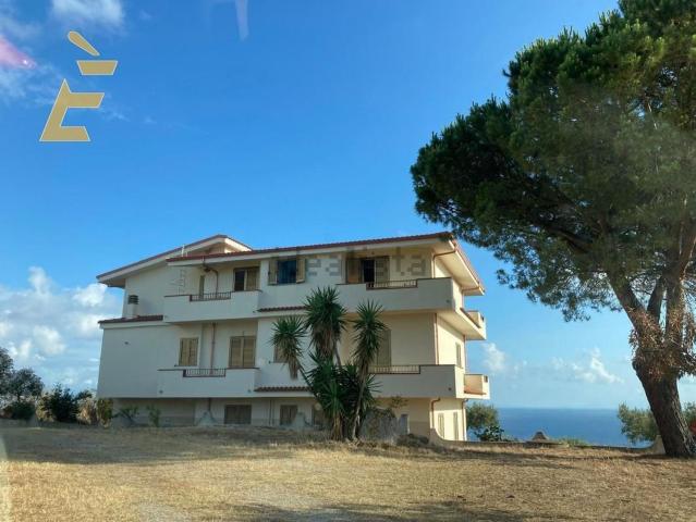 Villetta bifamiliare in vendita di 313 m² in Via Torre, 1