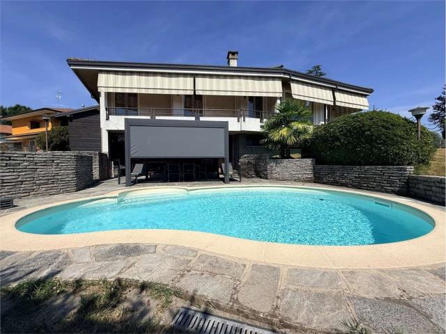 Case e ville in vendita di 313 m²