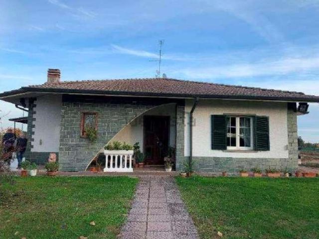 Case e ville in vendita di 313 m² in Via Caluri, 89