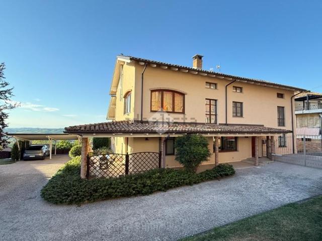 Case e ville in vendita di 313 m² in Via Garibaldi