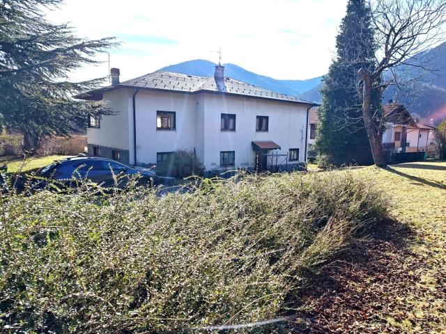 Case e ville in vendita di 314 m² in Via Boffalora, 12