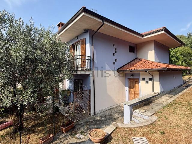 Case e ville in vendita di 314 m² in Via S. Stefano, 1