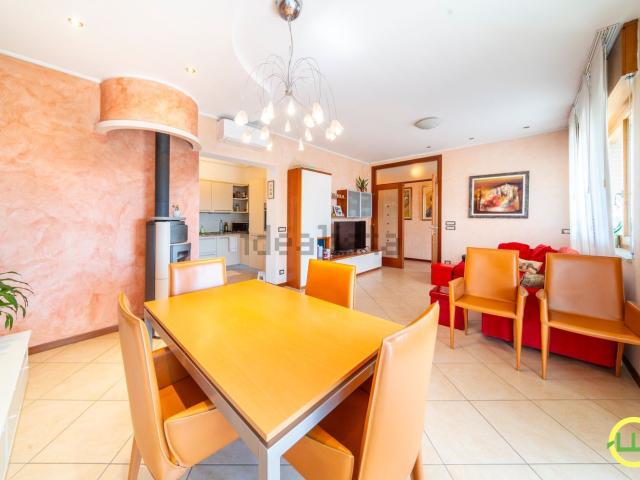 Case e ville in vendita di 315 m² in Via Collosomano, 39