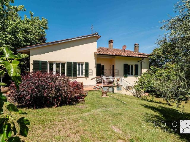 Case e ville in vendita di 315 m² in Via di Baroncelli