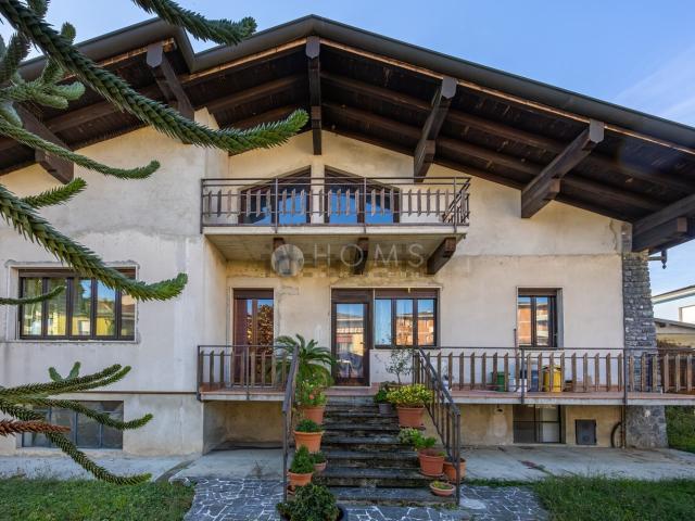 Case e ville in vendita di 315 m² in Via San Alessandro, 1