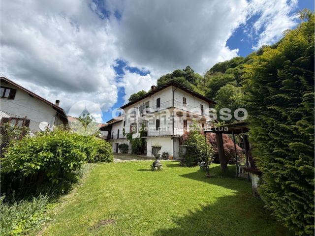 Case e ville in vendita di 315 m² in Via Pravere, 7