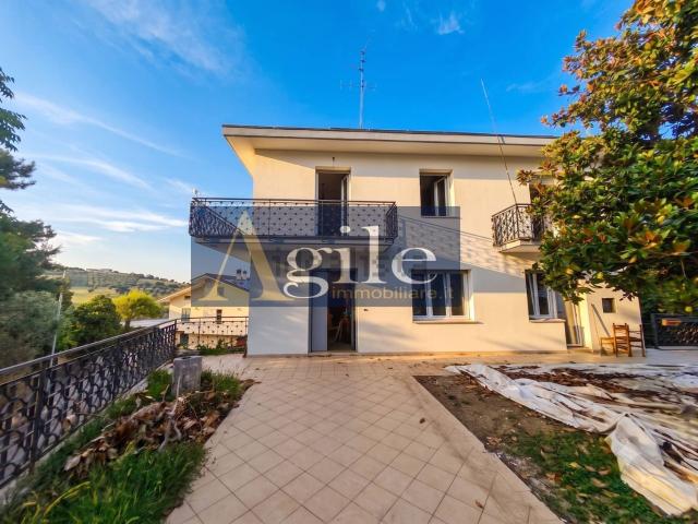 Case e ville in vendita di 315 m² in Strada Statale 259, 4