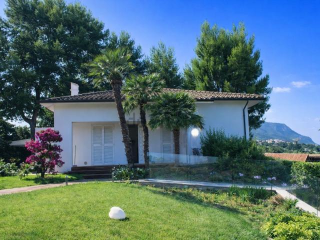 Case e ville in vendita di 316 m²