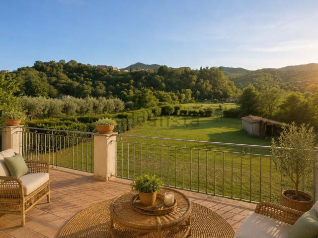 Case e ville in vendita di 316 m² in Via Castagneto
