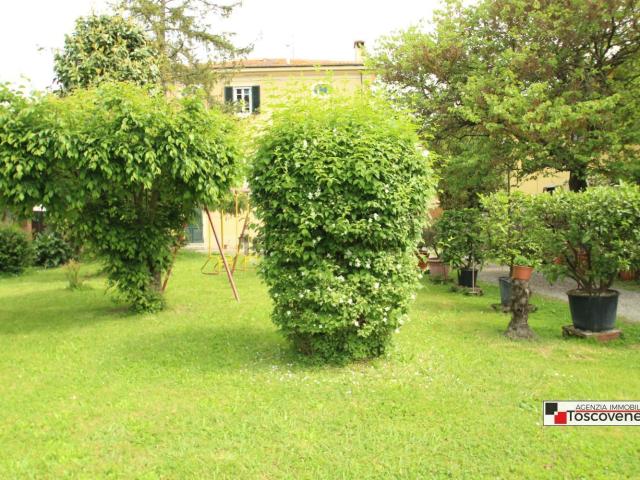 Case e ville in vendita di 316 m² in Via della Viaccia