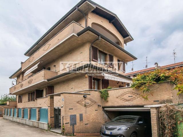 Case e ville in vendita di 316 m² in Via Monte Nero