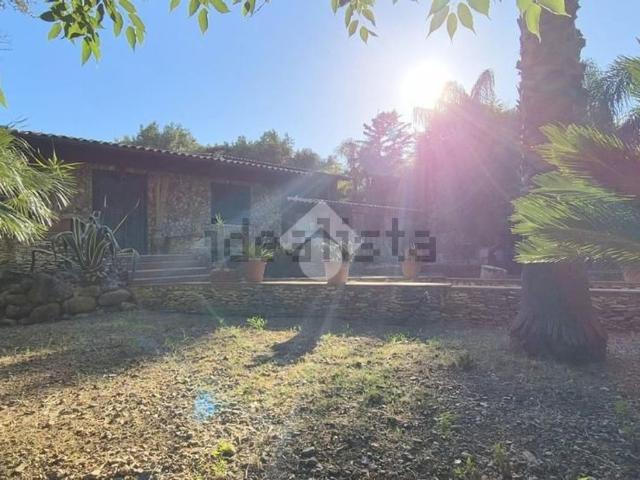 Case e ville in vendita di 316 m² in Via Pietre Mole, 6