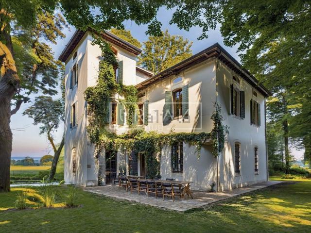 Case e ville in vendita di 317 m²