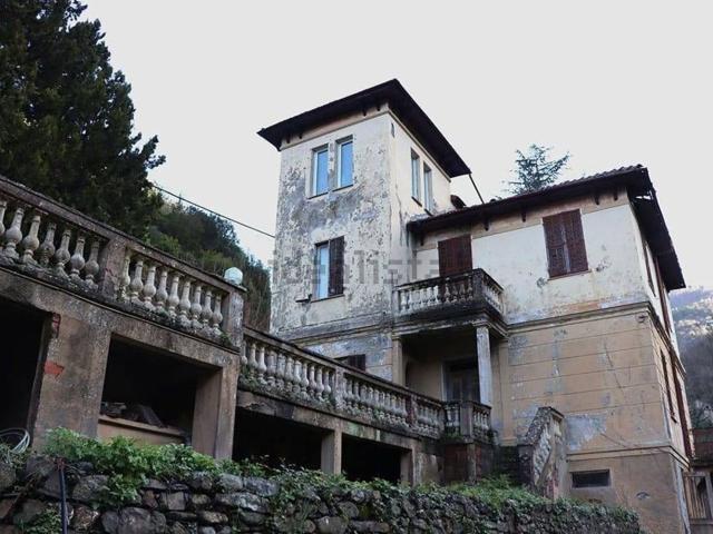 Case e ville in vendita di 317 m²