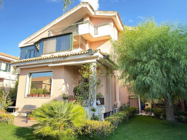 Case e ville in vendita di 317 m² in Traversa Sinerchia