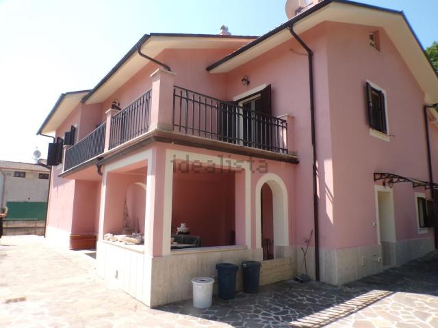 Case e ville in vendita di 317 m² in Via Coste di Caravetto, 9