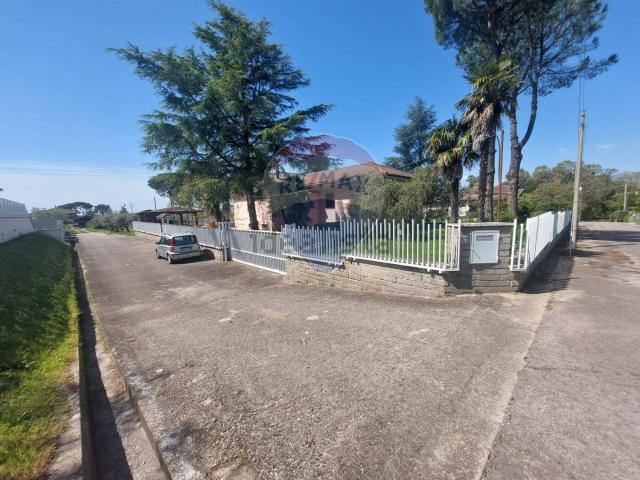 Case e ville in vendita di 318 m²