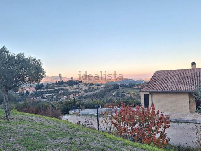 Case e ville in vendita di 318 m²