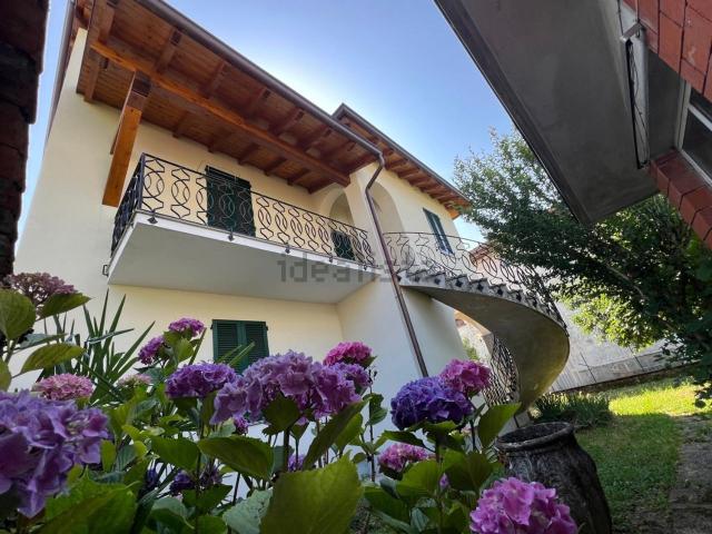 Case e ville in vendita di 318 m² in Via San Giacomo, 29