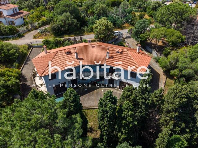 Case e ville in vendita di 318 m² in Strada 19