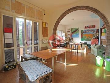 Case e ville in vendita di 319 m² in Via Ancona