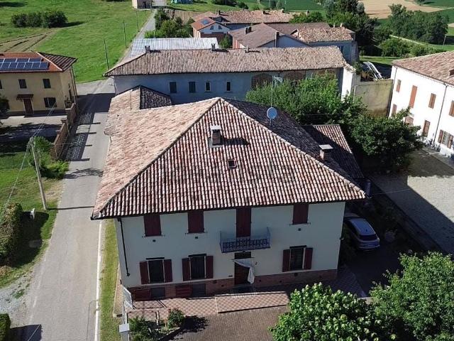 Case e ville in vendita di 319 m² in Via Guglielmo Marconi, 2