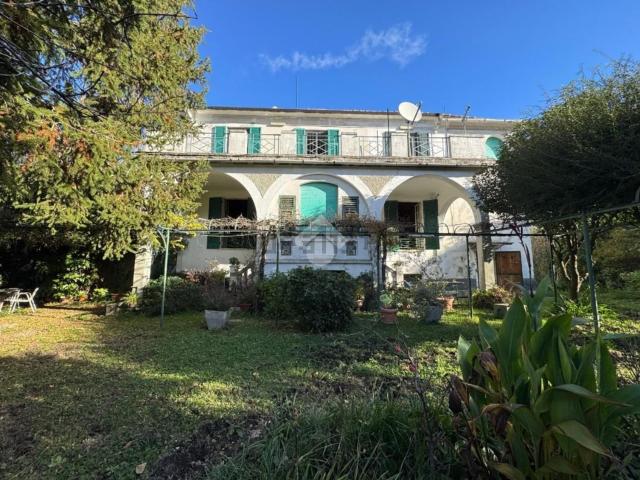 Case e ville in vendita di 319 m² in Salita Bocchettina, 10