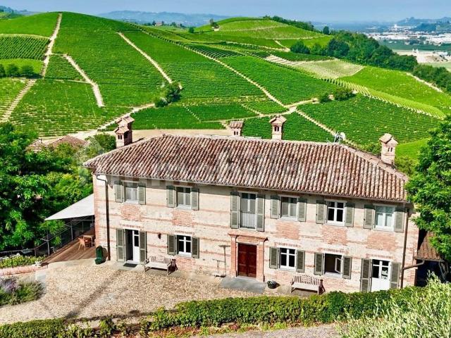 Case e ville in vendita di 319 m² in Strada Giro della Valle