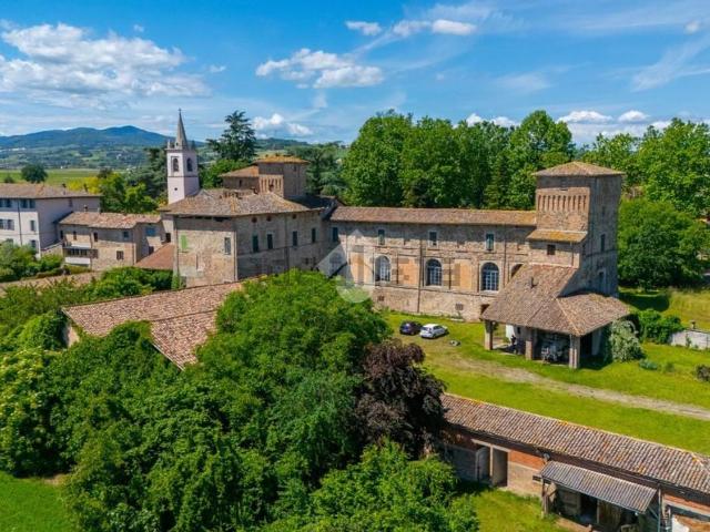 Case e ville in vendita di 3200 m² in Strada Pedemontana Est, 55