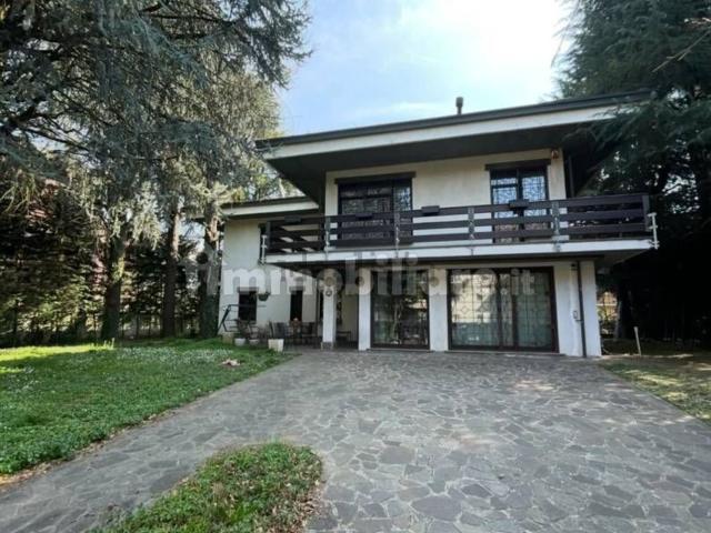 Case e ville in vendita di 320 m²