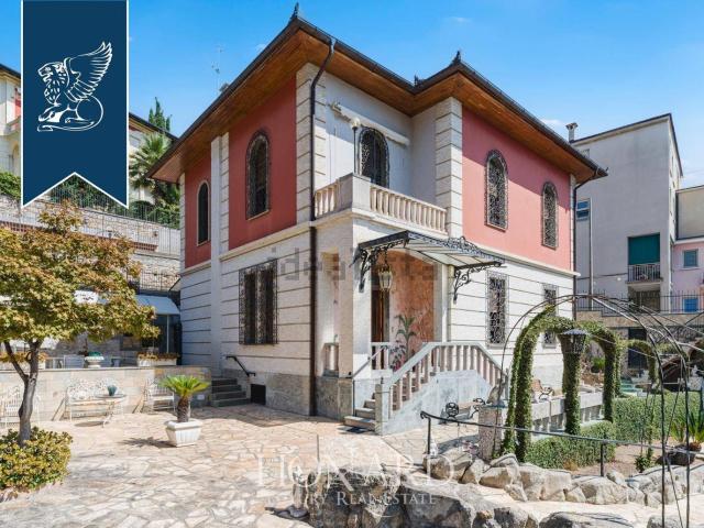 Case e ville in vendita di 320 m²