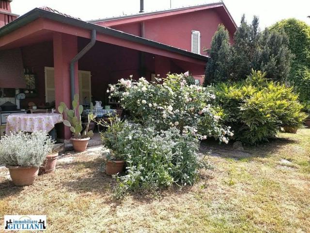 Case e ville in vendita di 320 m²