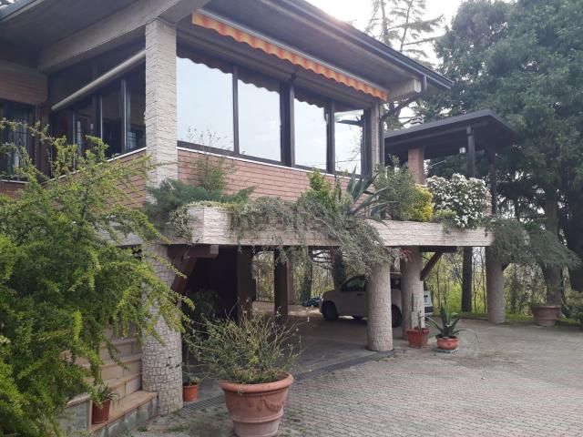 Case e ville in vendita di 320 m²