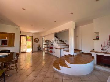 Case e ville in vendita di 320 m² in Via Cozzi, 2