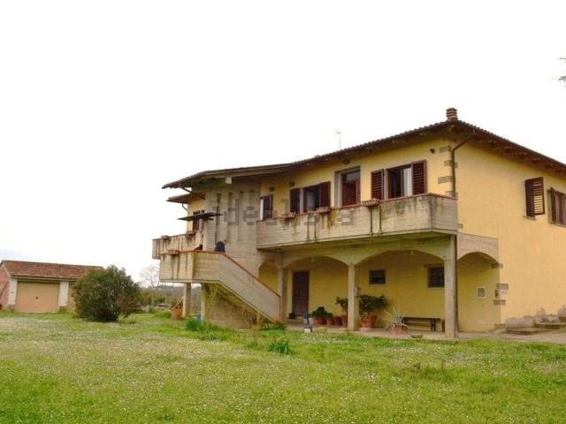Case e ville in vendita di 320 m² in Via Campogialli