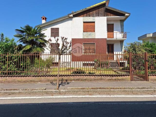 Case e ville in vendita di 320 m² in Via Alessandro Volta, 52
