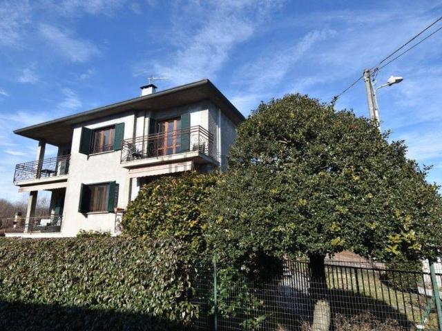Case e ville in vendita di 320 m² in Via Armando Diaz, 17
