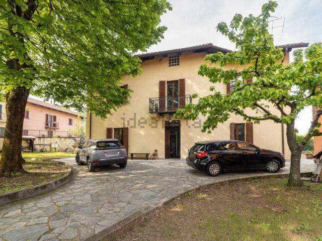 Case e ville in vendita di 320 m² in Via Galliera, 12