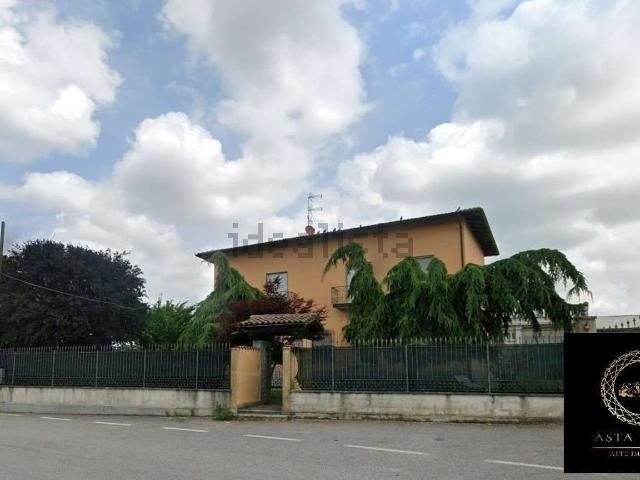 Case e ville in vendita di 320 m² in Via Don Minzoni, 4