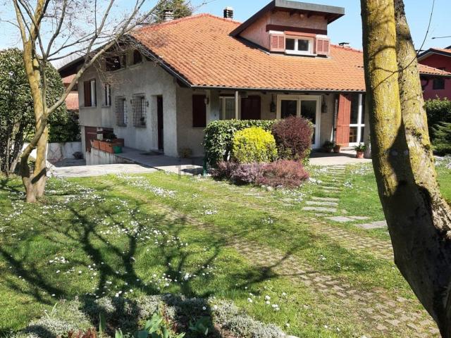 Case e ville in vendita di 320 m² in Via dei Colli, 14
