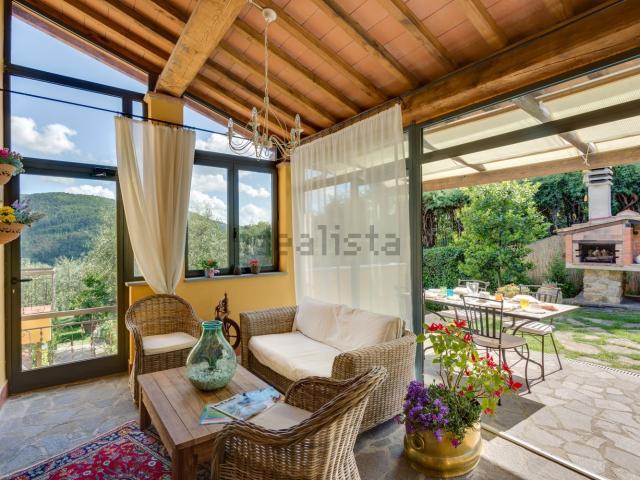 Case e ville in vendita di 320 m² in Via del Palagetto