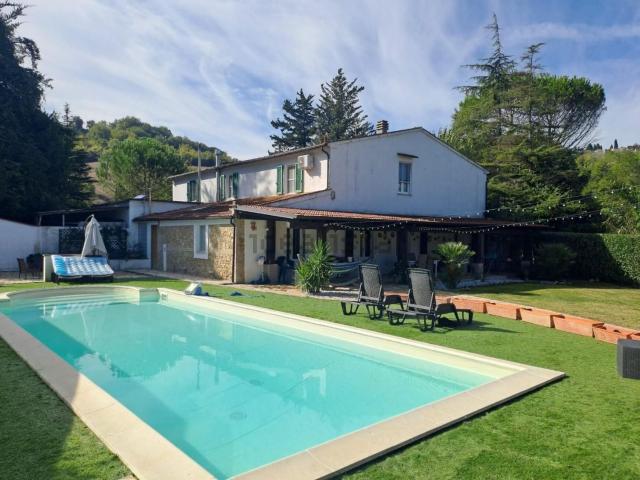 Case e ville in vendita di 320 m² in Via delle Capannacce