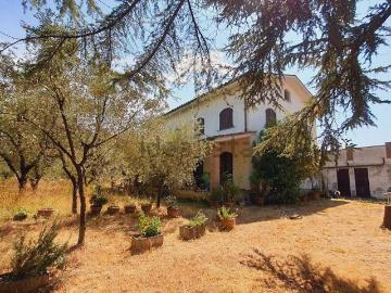 Case e ville in vendita di 320 m² in Via di Montecarlo